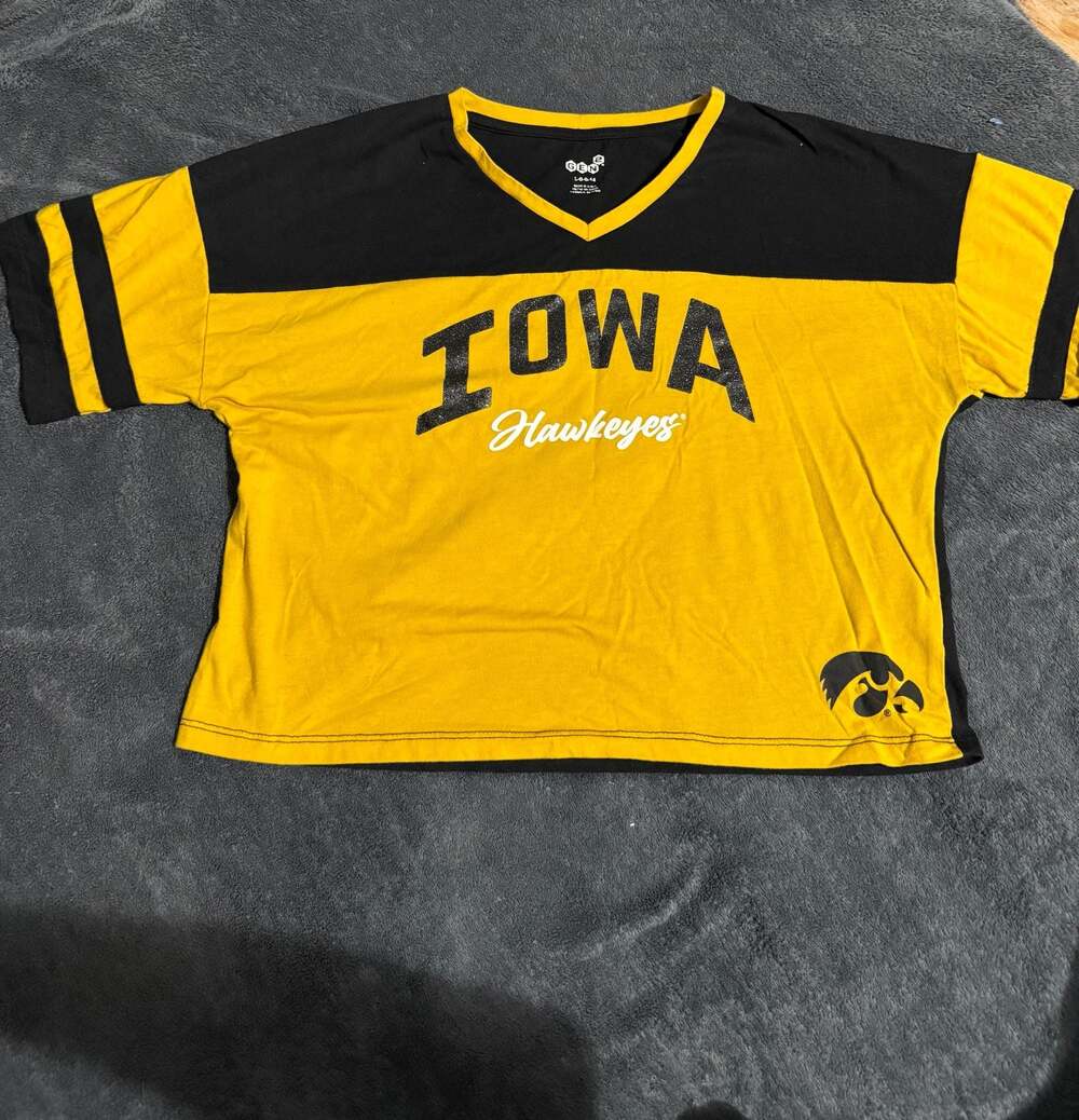 Gen2 University of Iowa Hawkeyes Youth V-Neck Short Sleeve Crop T-Shirt